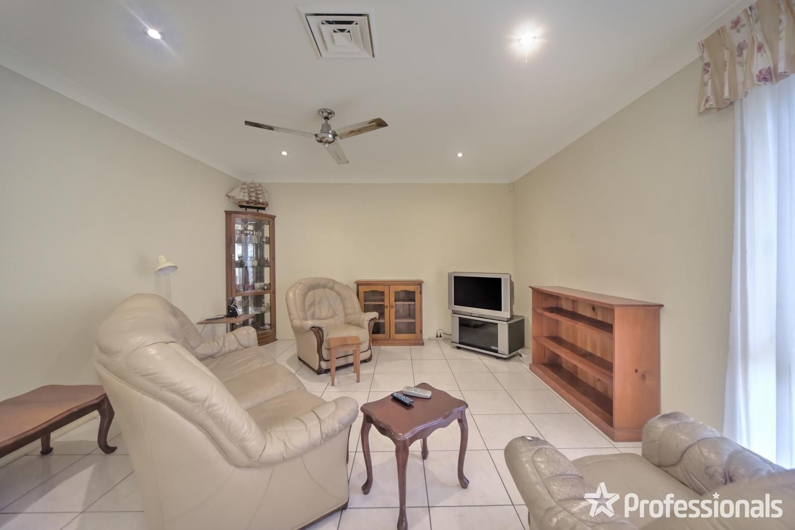 77 Sheraton Circuit, Bomaderry NSW 2541, Image 2