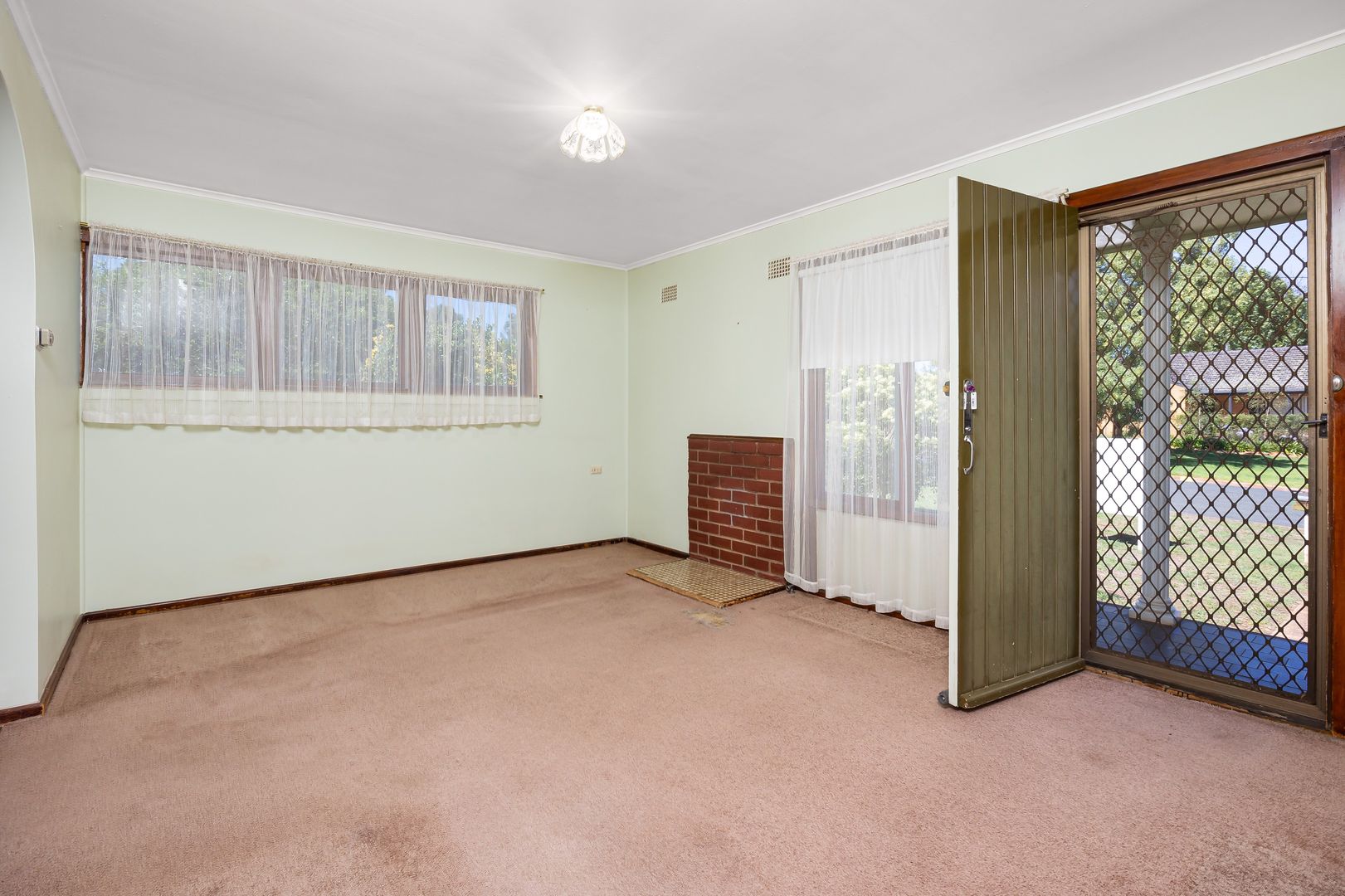 5 Redmond Street, Temora NSW 2666, Image 1