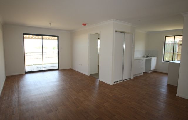 Unit 2 / 26 Capital Drive, Rosenthal Heights QLD 4370, Image 1