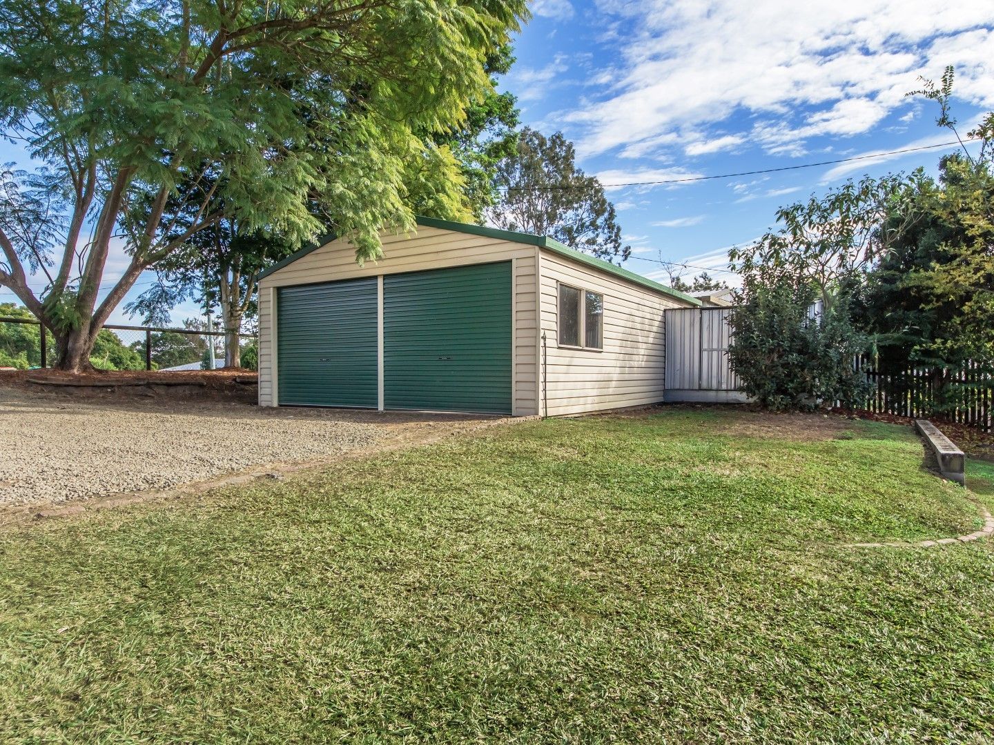 22 Islandview Street, Barellan Point QLD 4306, Image 2