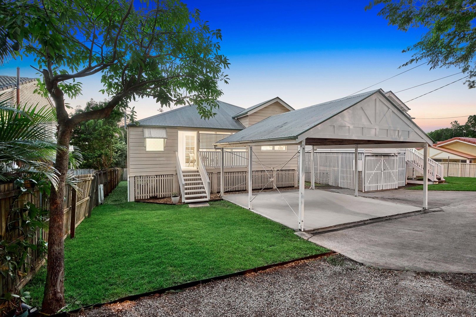 4 bedrooms House in 243 Manly Road MANLY QLD, 4179