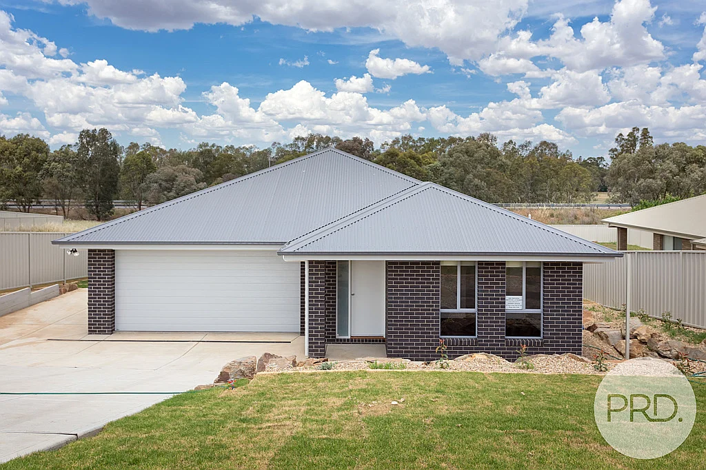Primary image of 21A Sunvale Crescent, Estella NSW 2650