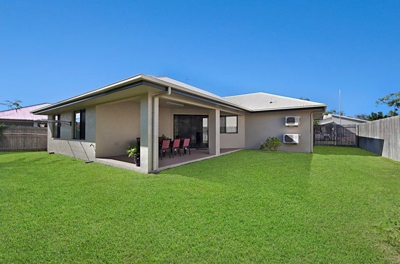 4 bedrooms House in 8 Browning Street MOUNT LOUISA QLD, 4814
