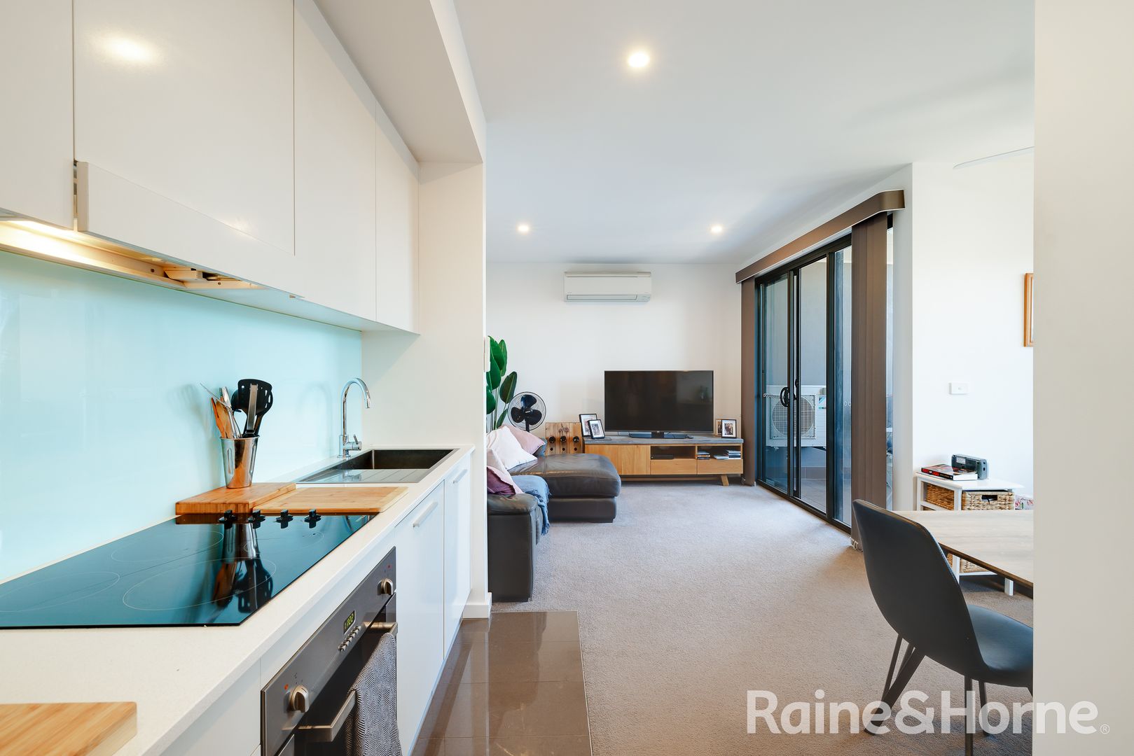 406/571 Pacific Highway, Belmont NSW 2280, Image 1