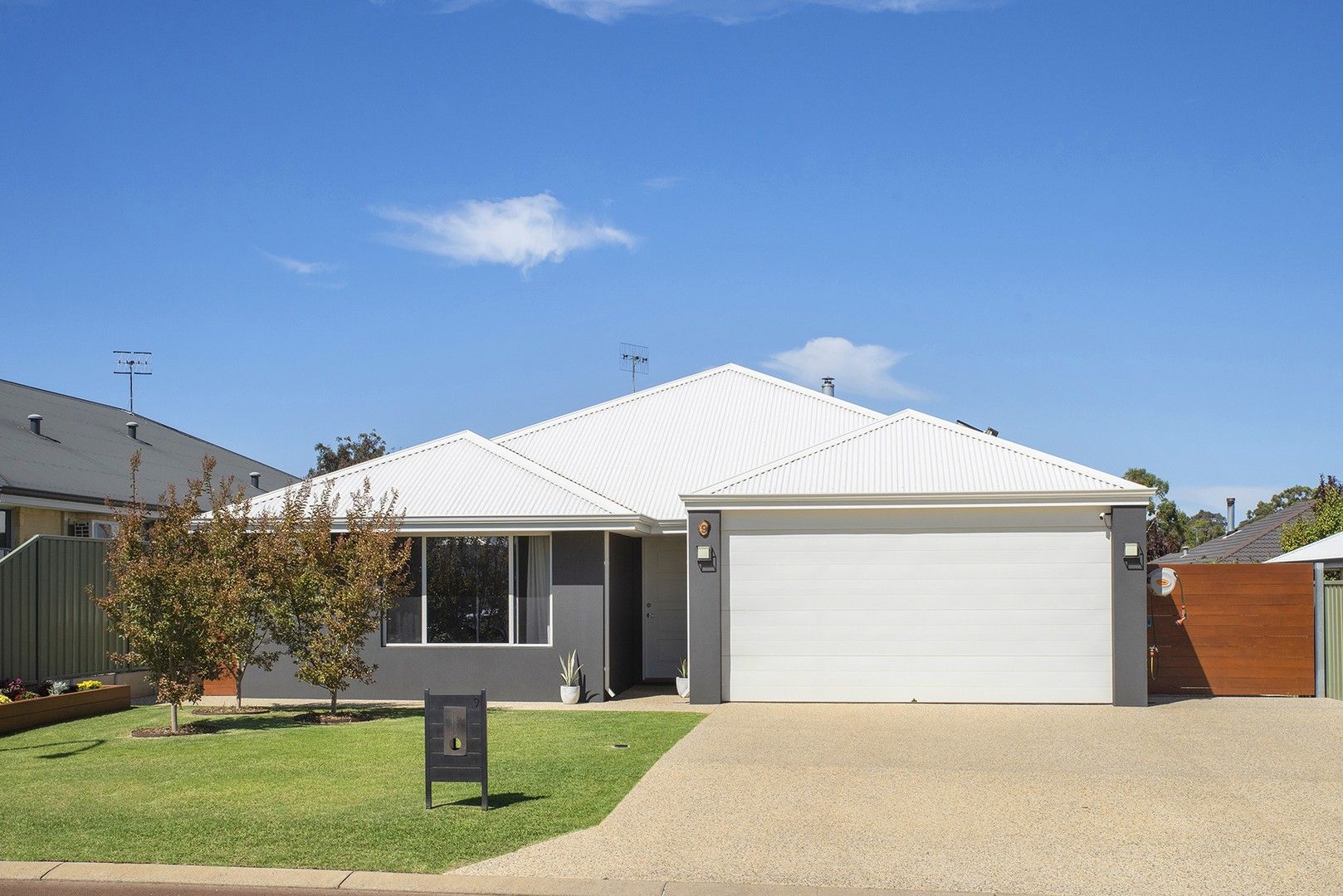 4 bedrooms House in 9 Tamarix Crescent MARGARET RIVER WA, 6285