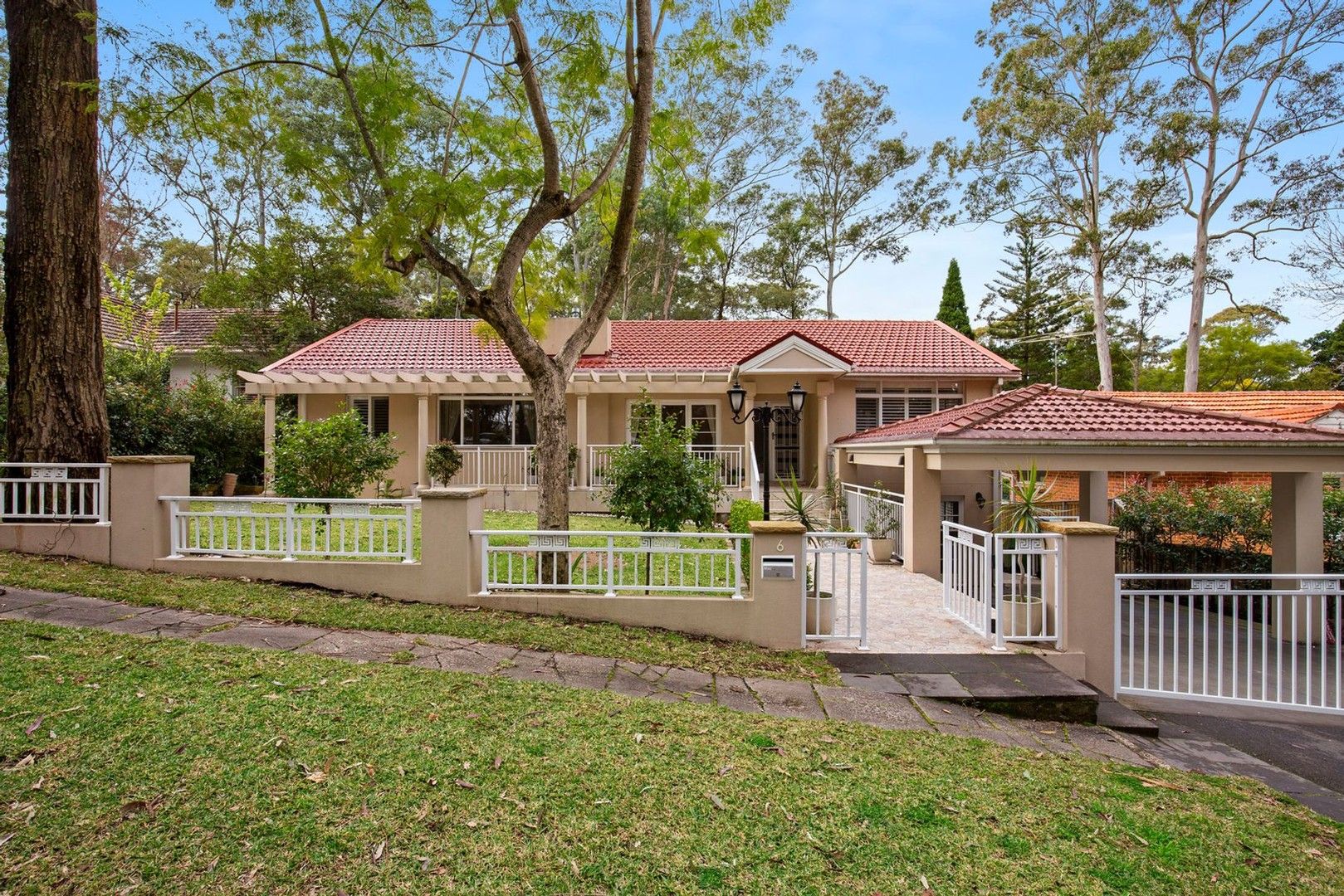 5 bedrooms House in 6 Seaton Avenue WAHROONGA NSW, 2076