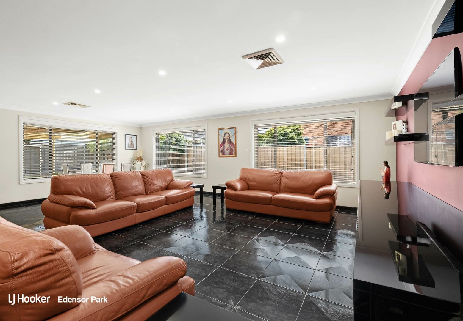 12 Merlot Place, Edensor Park NSW 2176, Image 2