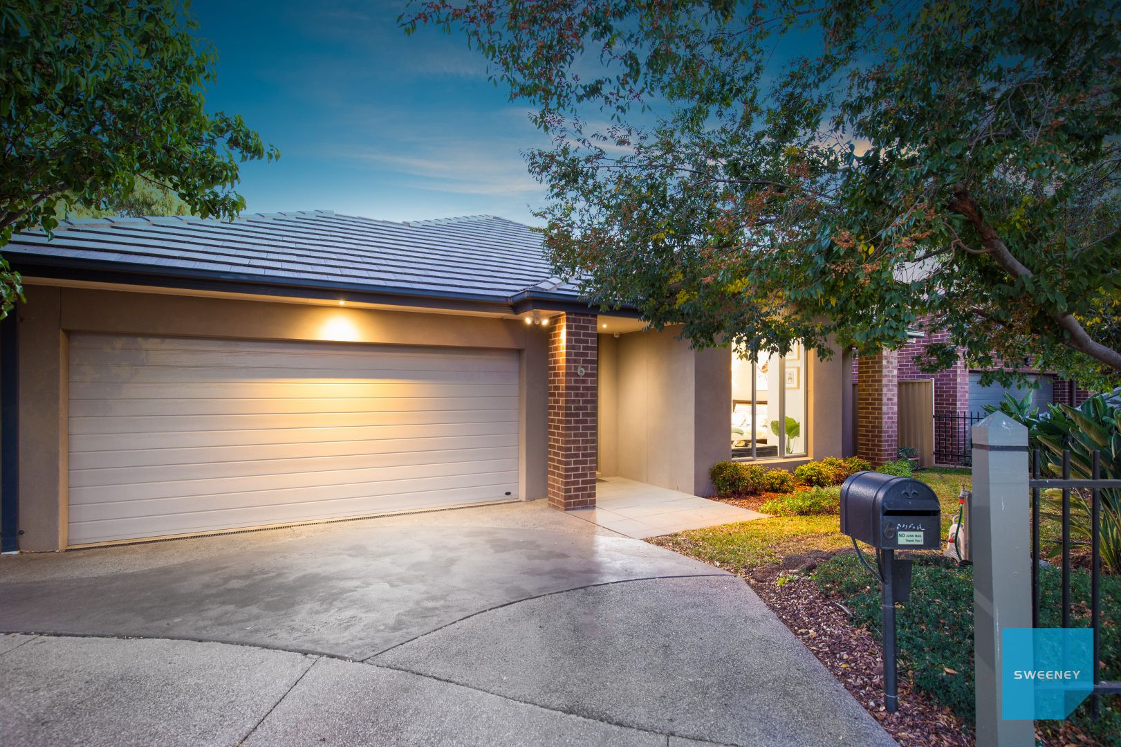 6 Surrey Place, Caroline Springs VIC 3023, Image 1