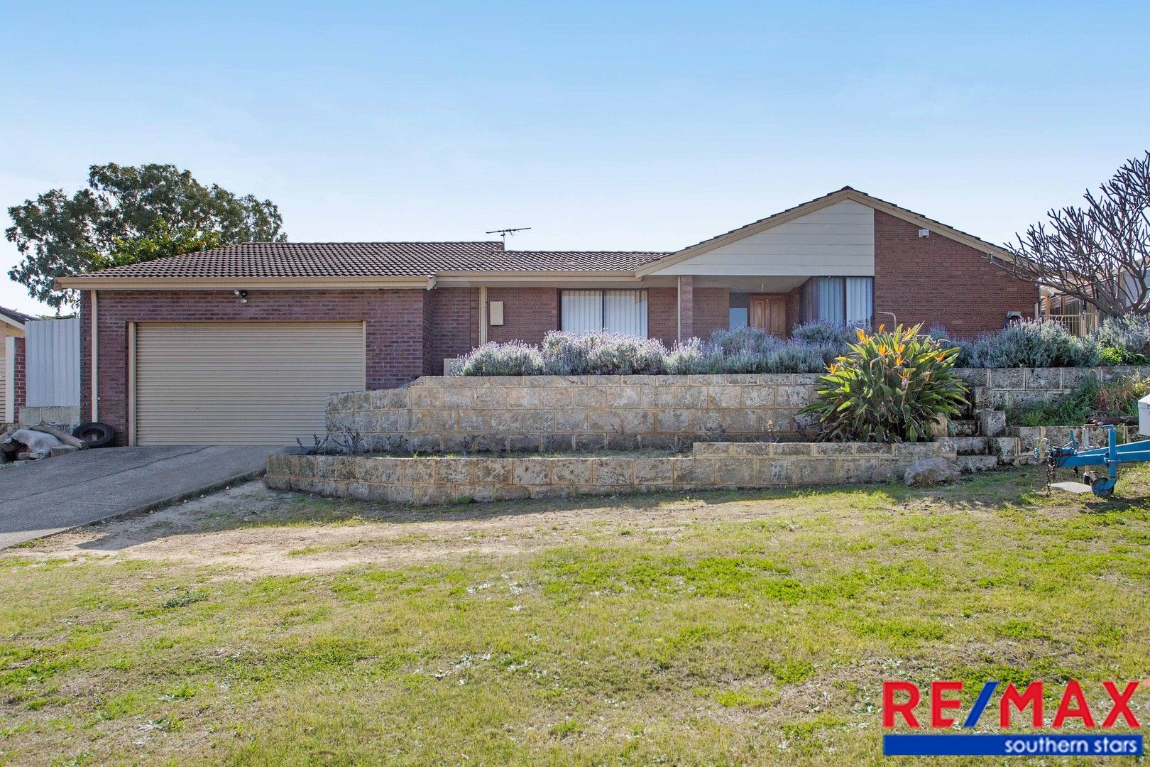 4 bedrooms House in 40 Petterson Avenue KARDINYA WA, 6163