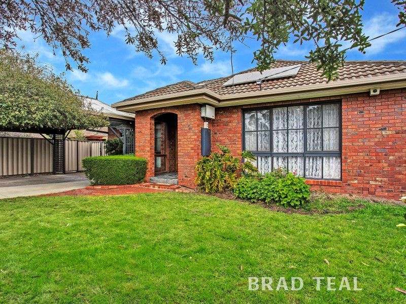 27 First Avenue, Strathmore VIC 3041, Image 1