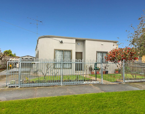 26 Charlotte Avenue, Newcomb VIC 3219