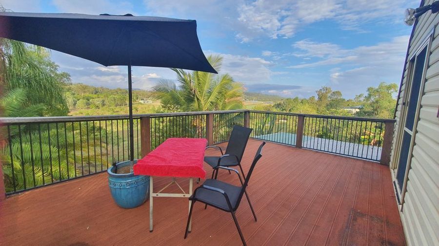 18 CARLISLE CRESCENT, Bloomsbury QLD 4799, Image 2