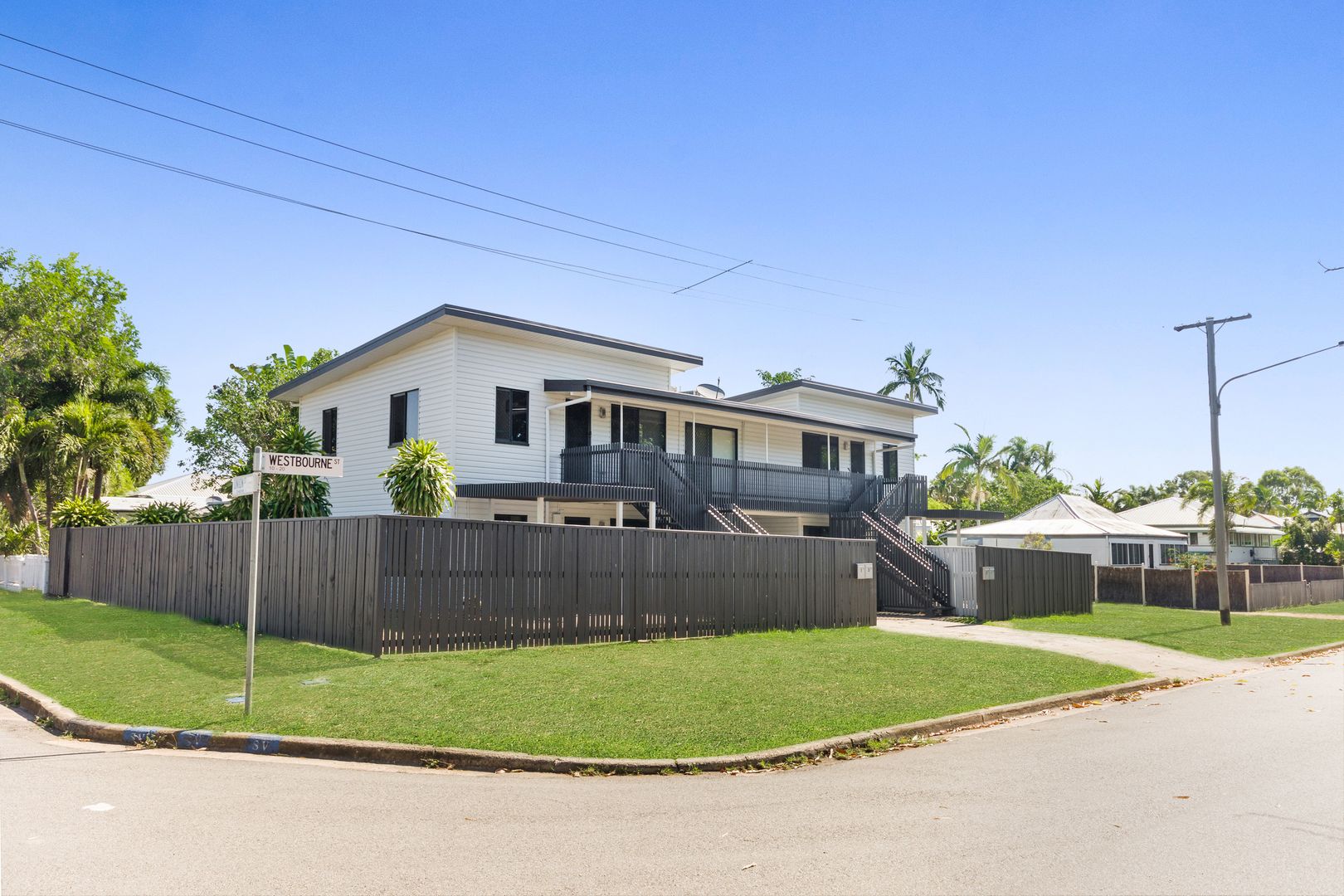 1/10 Westbourne Street, Hyde Park QLD 4812, Image 1