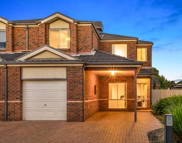 11 Kirren Close, Cranbourne VIC 3977