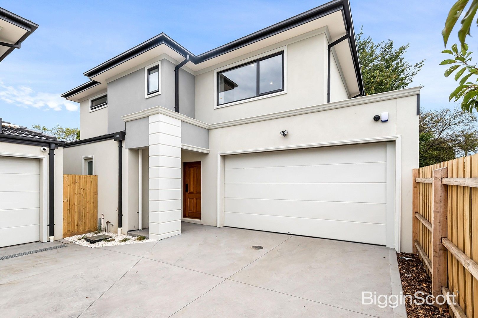 2/14 Meadowbrook Drive, Wheelers Hill VIC 3150, Image 0
