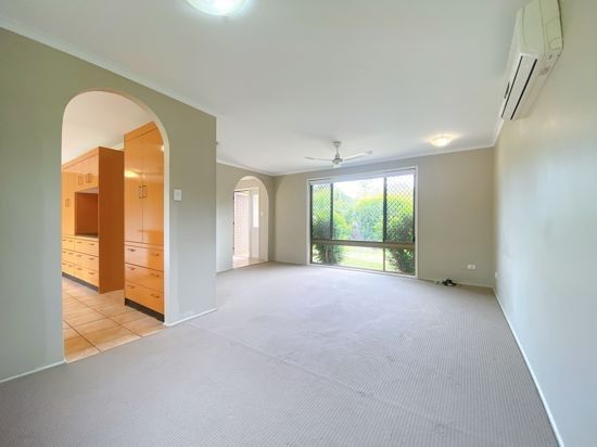 4 bedrooms House in 289 Warrigal Road EIGHT MILE PLAINS QLD, 4113