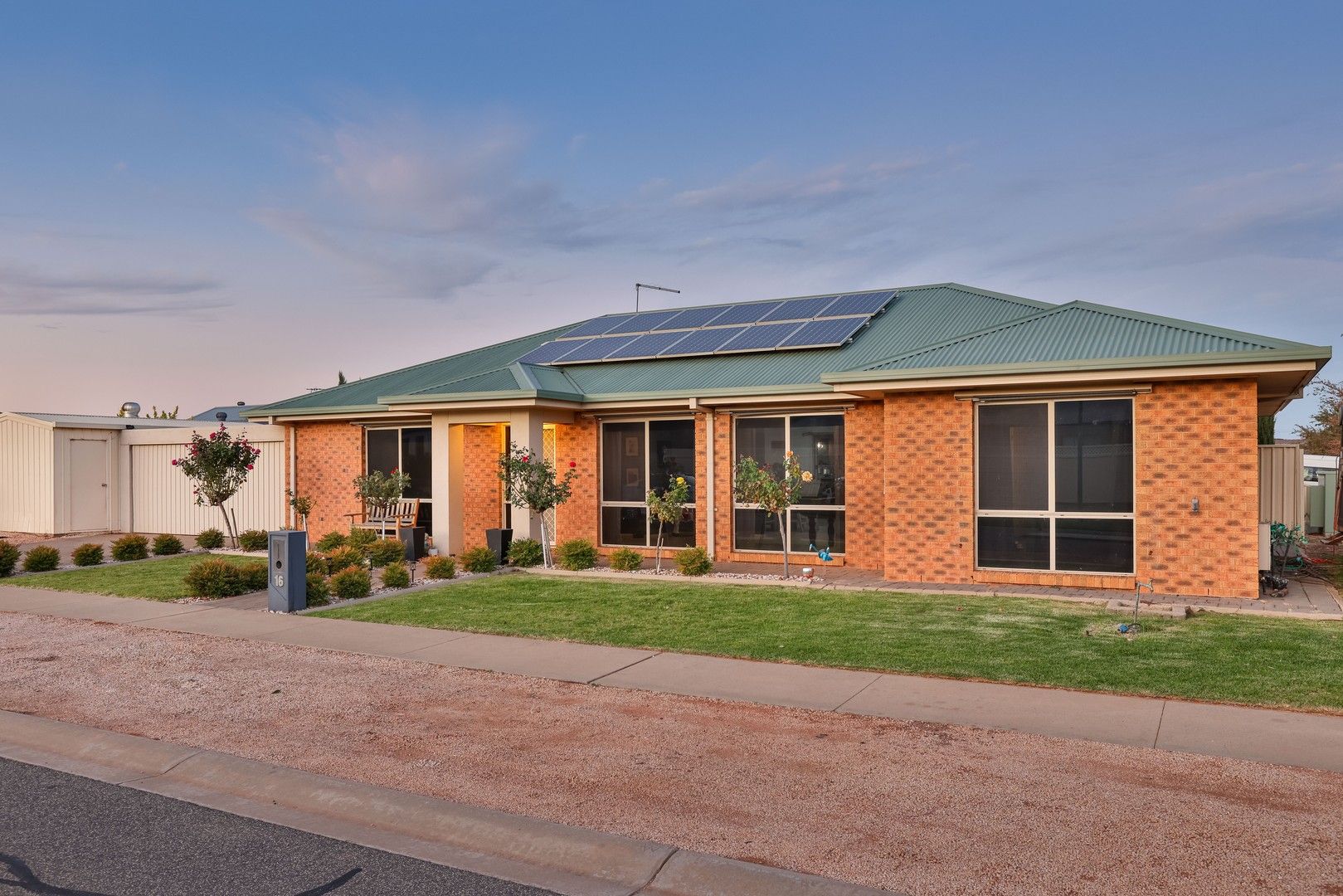 16 Darlington Parade, Mildura VIC 3500, Image 2