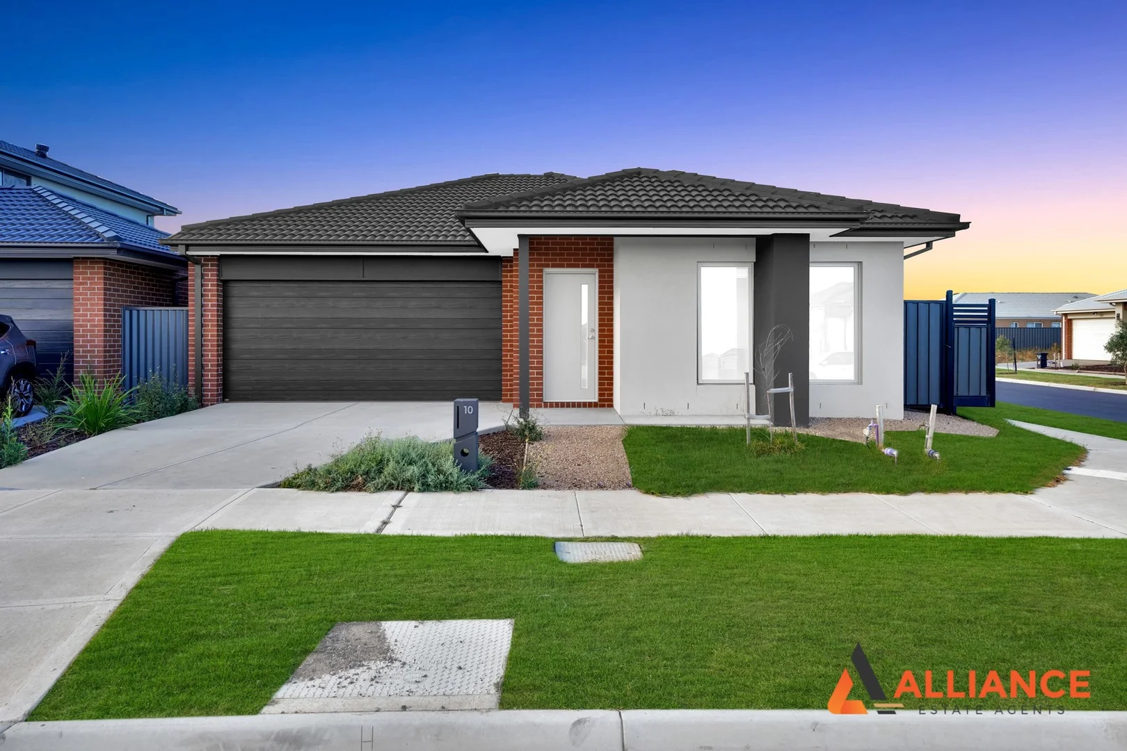 10 Nitre Street, Manor Lakes VIC 3024