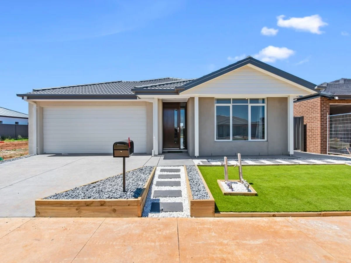 111 Atherstone Boulevard, Strathtulloh VIC 3338