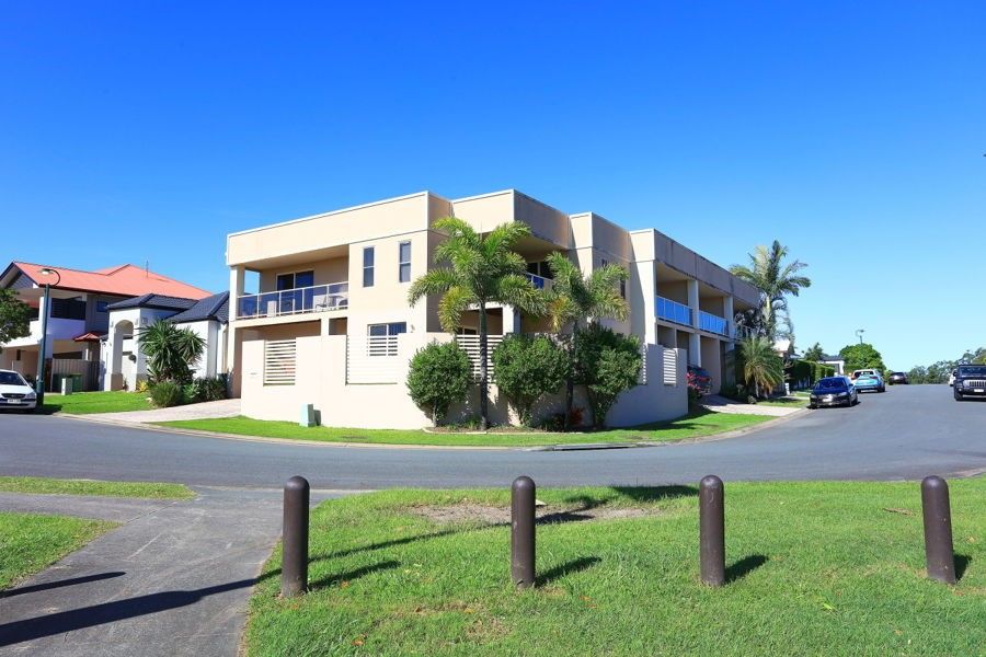 3 bedrooms Duplex in 2/28 Palma Crescent VARSITY LAKES QLD, 4227