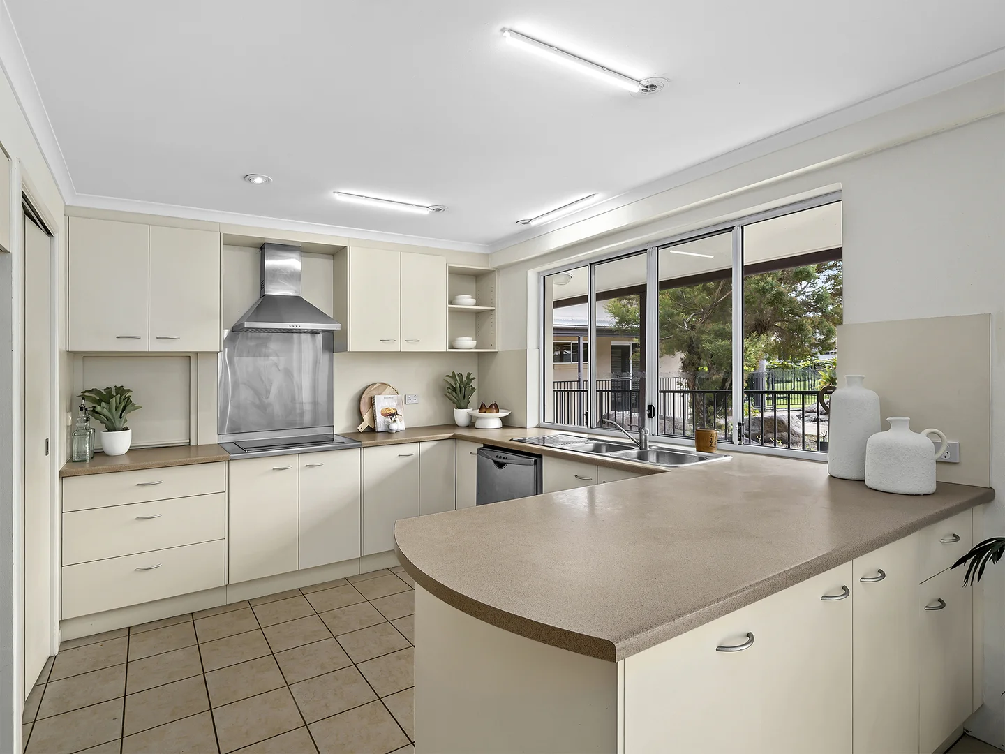 Additional image 6 of 52 London Road, Belmont QLD 4153