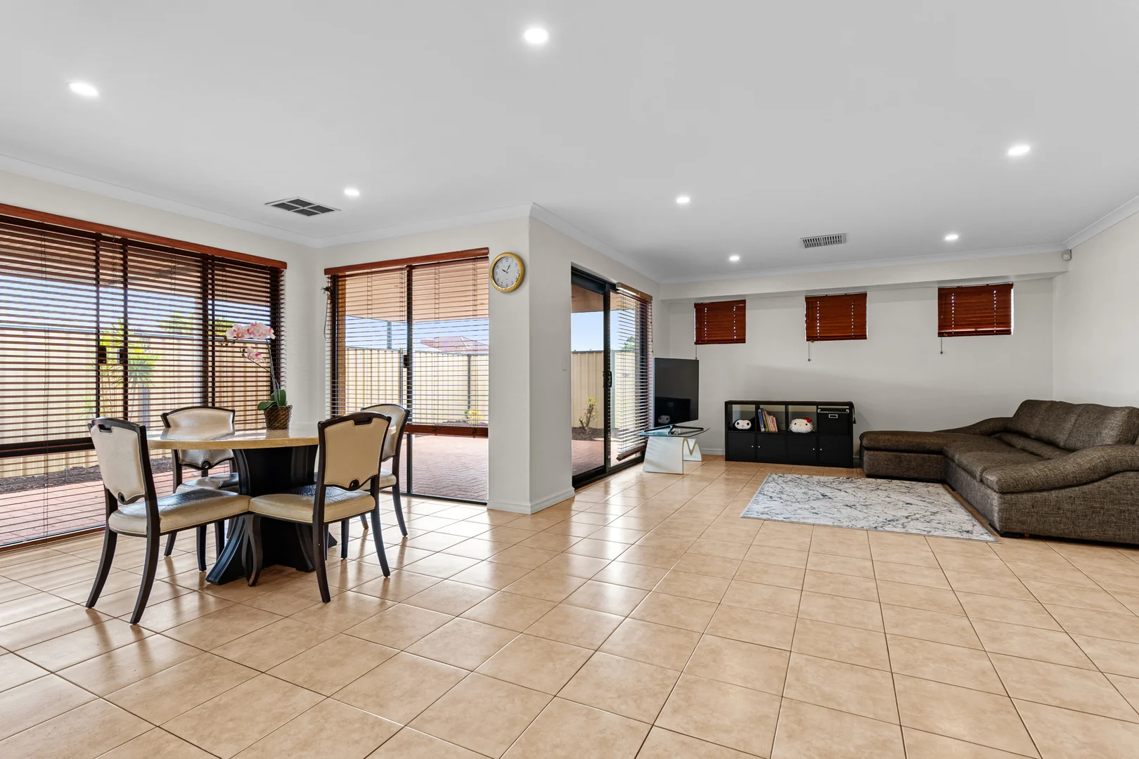 Additional image 15 of 8 Deanmore Bend, Hammond Park WA 6164