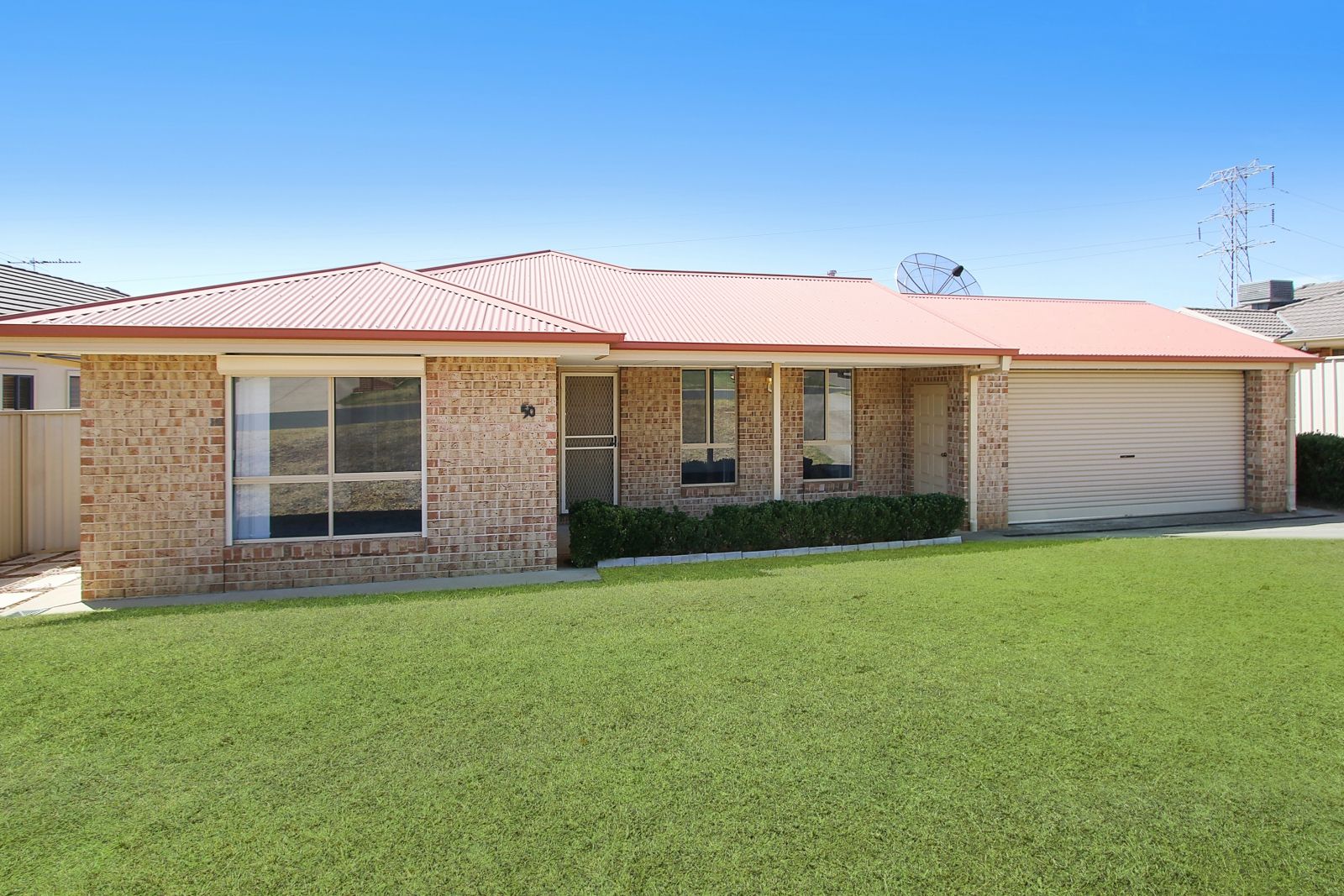 3 bedrooms House in 50 Mountain View Drive LAVINGTON NSW, 2641