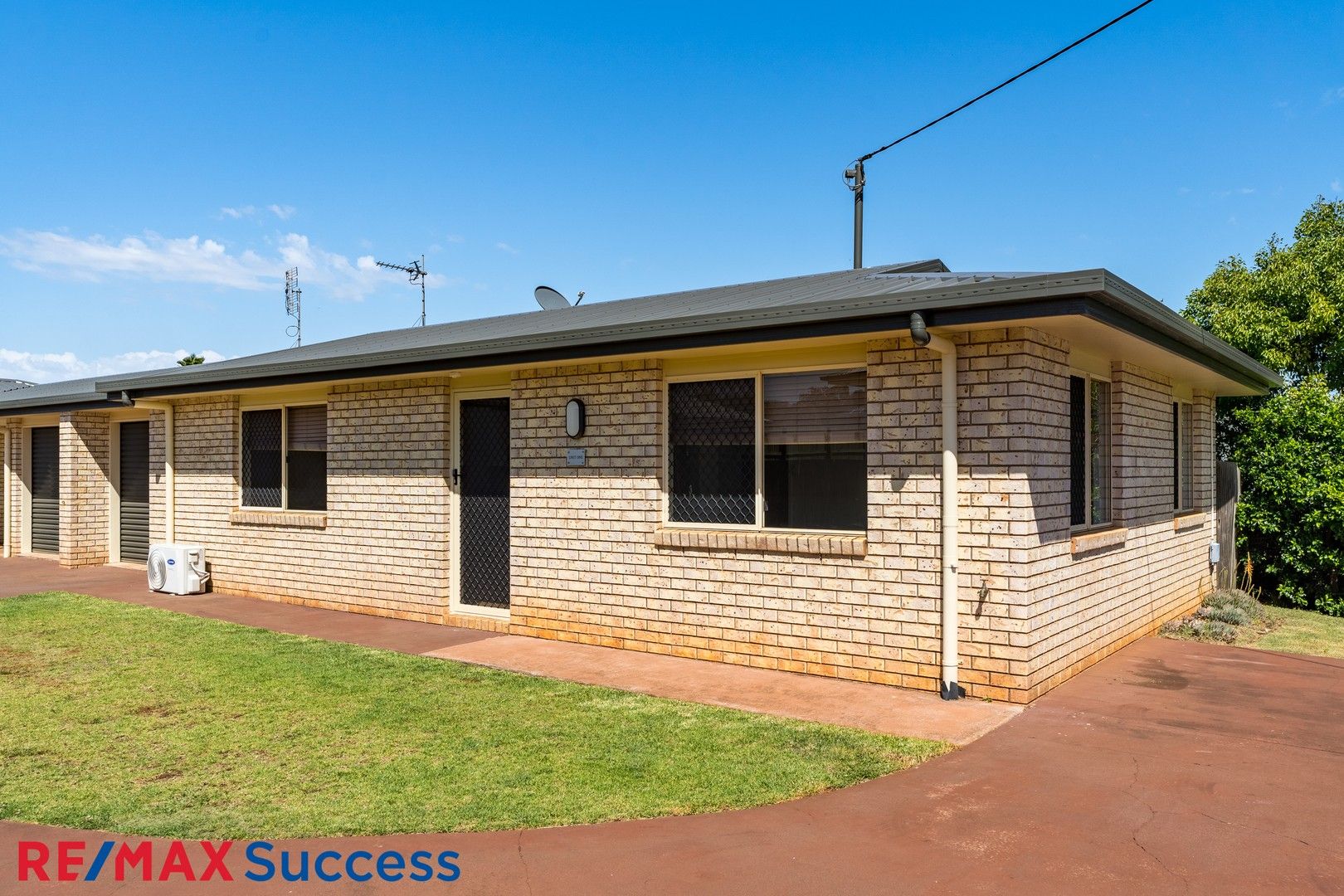 2 bedrooms House in 1/14 Pascoe Lane HARLAXTON QLD, 4350