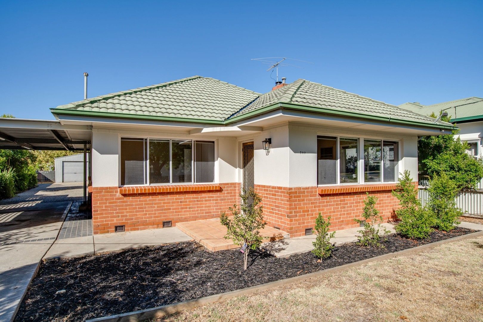 3 bedrooms House in 399 KOKODA STREET NORTH ALBURY NSW, 2640