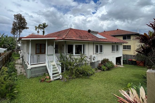 Picture of 25 Embie Street, HOLLAND PARK WEST QLD 4121