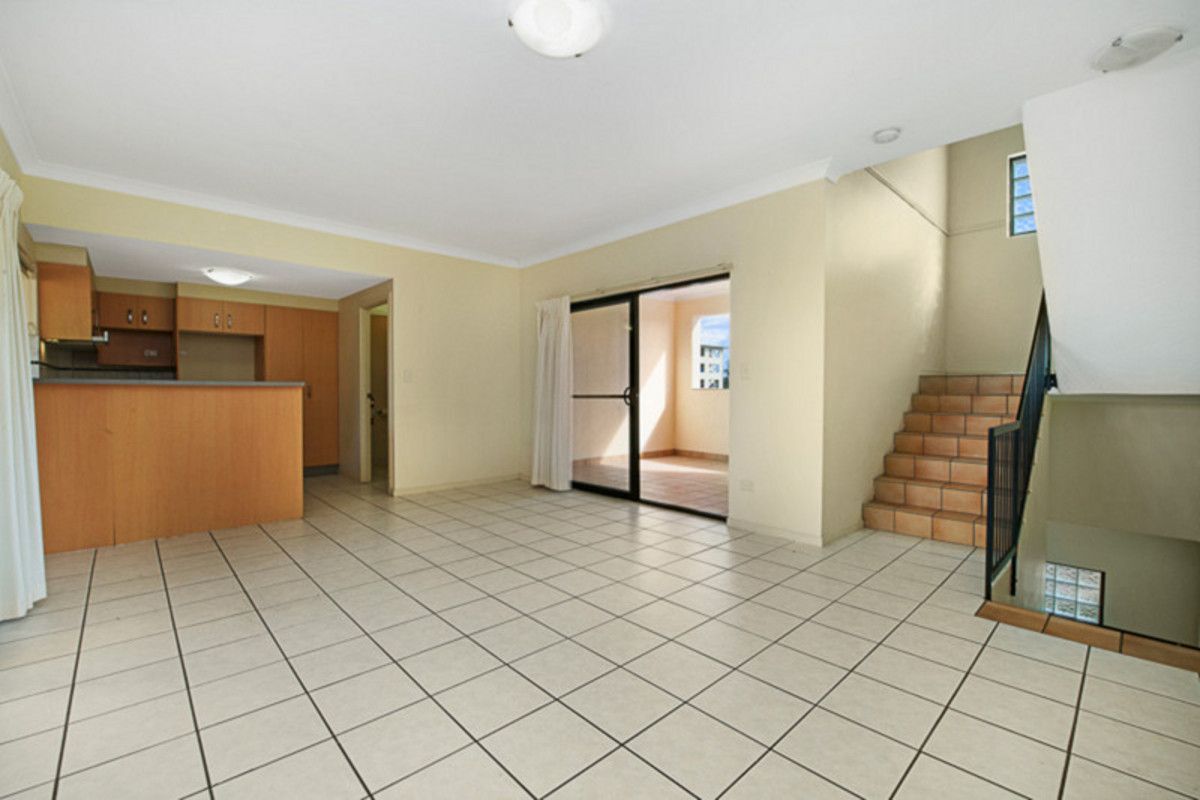 5/2-4 Henry Street, Redcliffe QLD 4020, Image 1