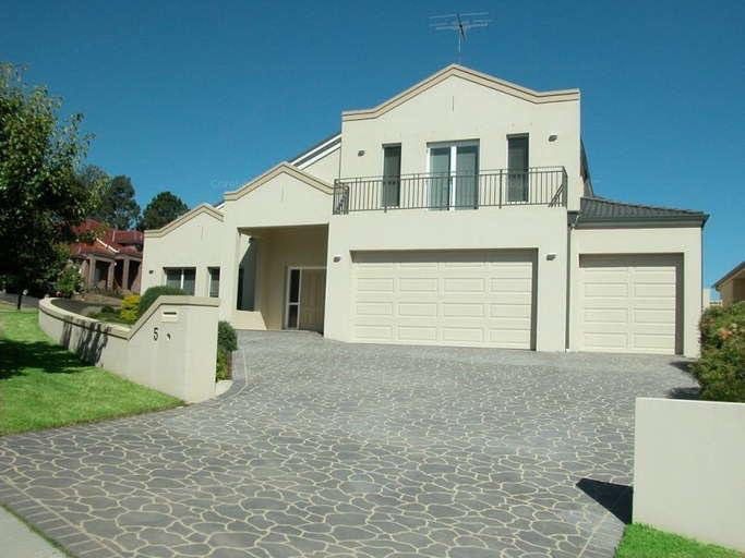 5 bedrooms House in 5 Grand Way CASTLE HILL NSW, 2154