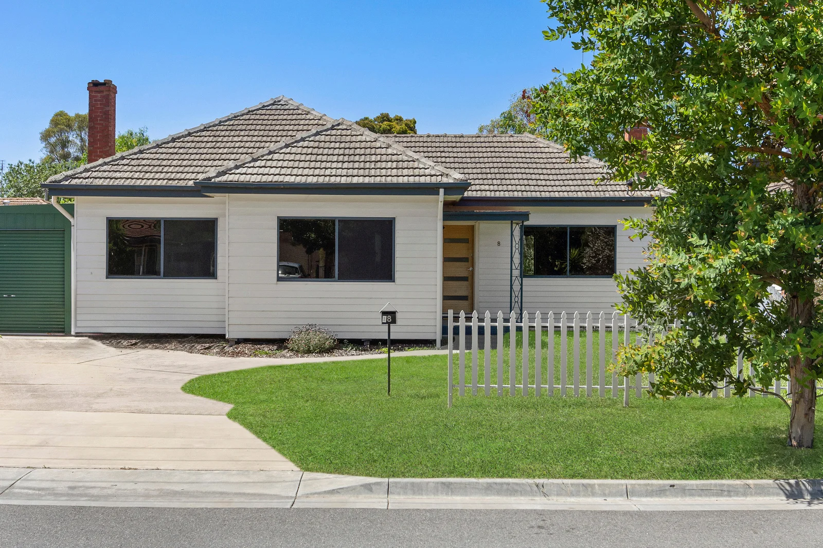 Additional image 2 of 8 Menzies Ct, Kangaroo Flat VIC 3555