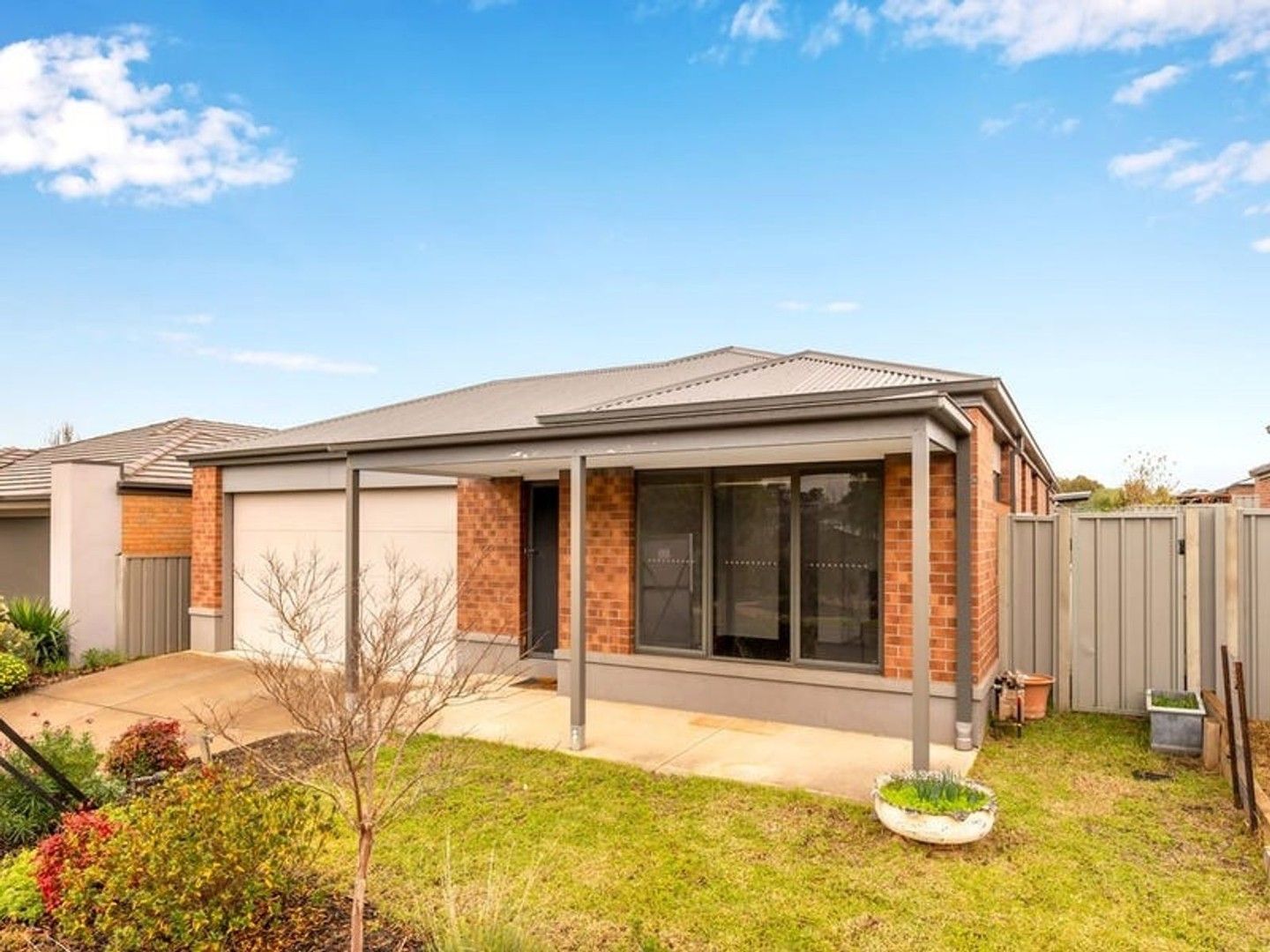 3 bedrooms House in 21 Lomandra Avenue MADDINGLEY VIC, 3340