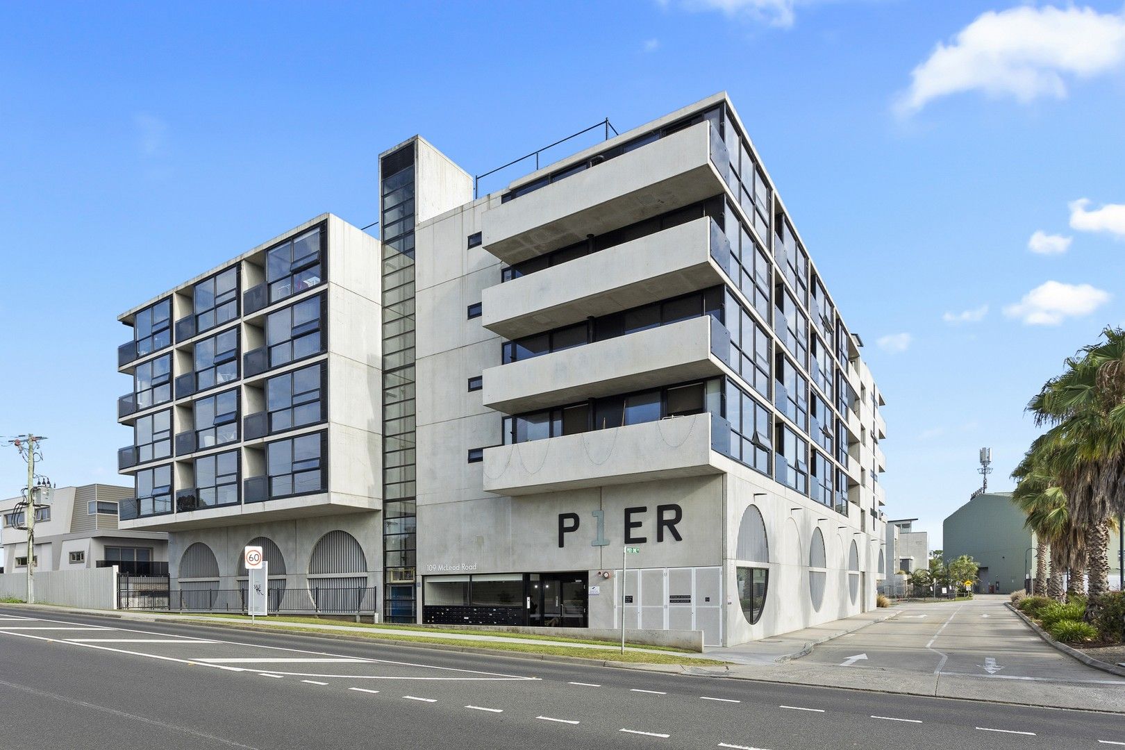 2 bedrooms House in 402/109 McLeod Road PATTERSON LAKES VIC, 3197