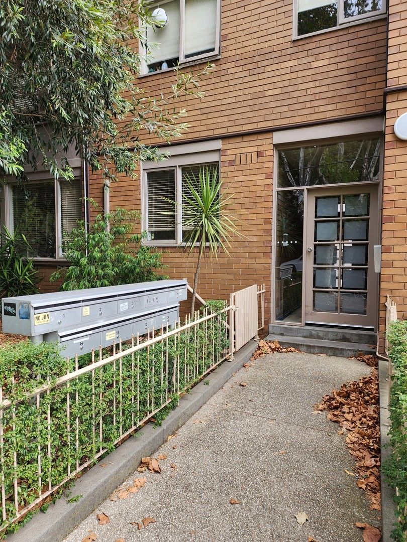 2 bedrooms Apartment / Unit / Flat in UNIT 3/2 DICKENS STREET ELWOOD VIC, 3184