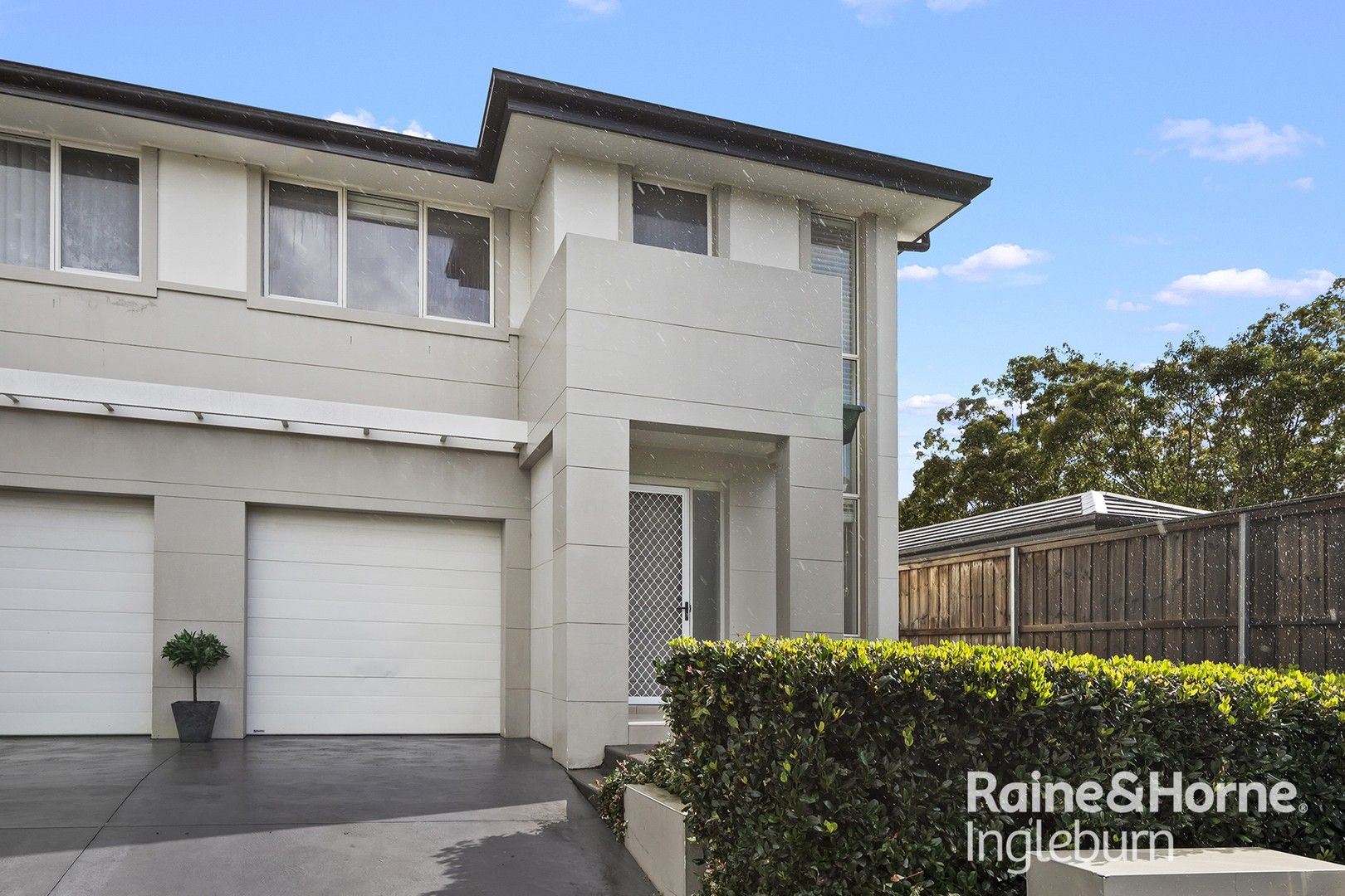 2 Highland Close, Macquarie Links NSW 2565, Image 0