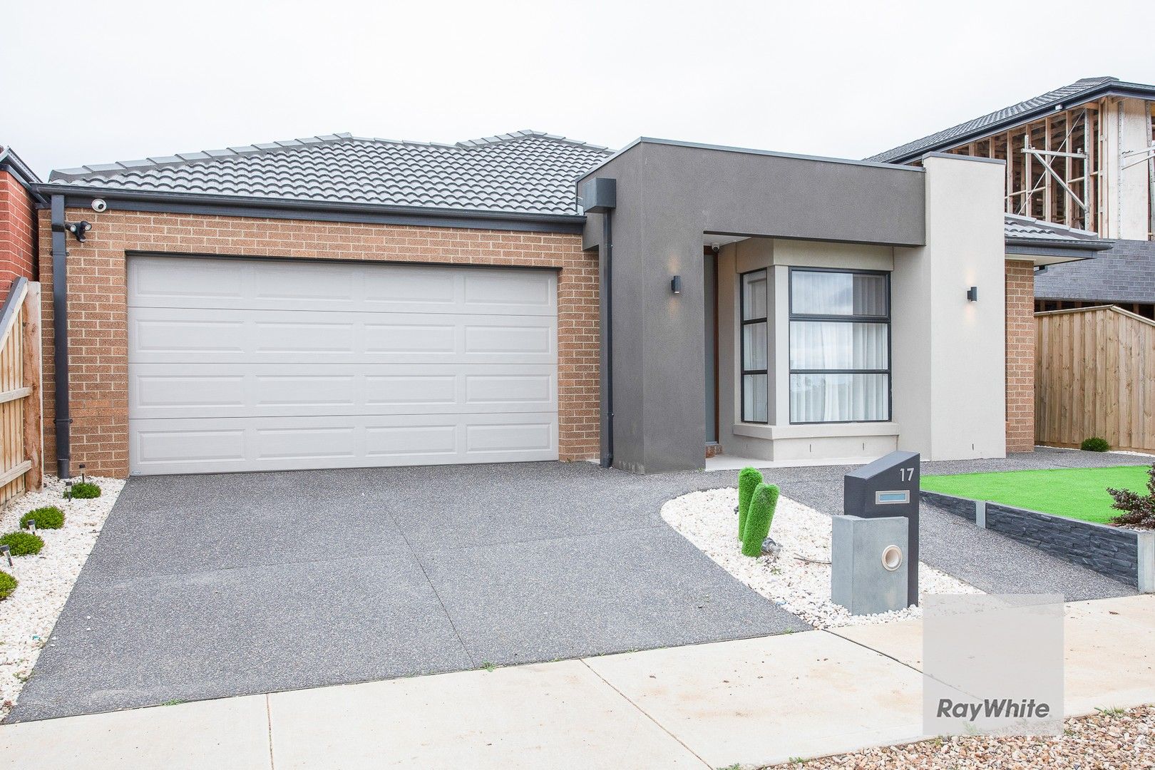 4 bedrooms House in 17 Piana Road FRASER RISE VIC, 3336