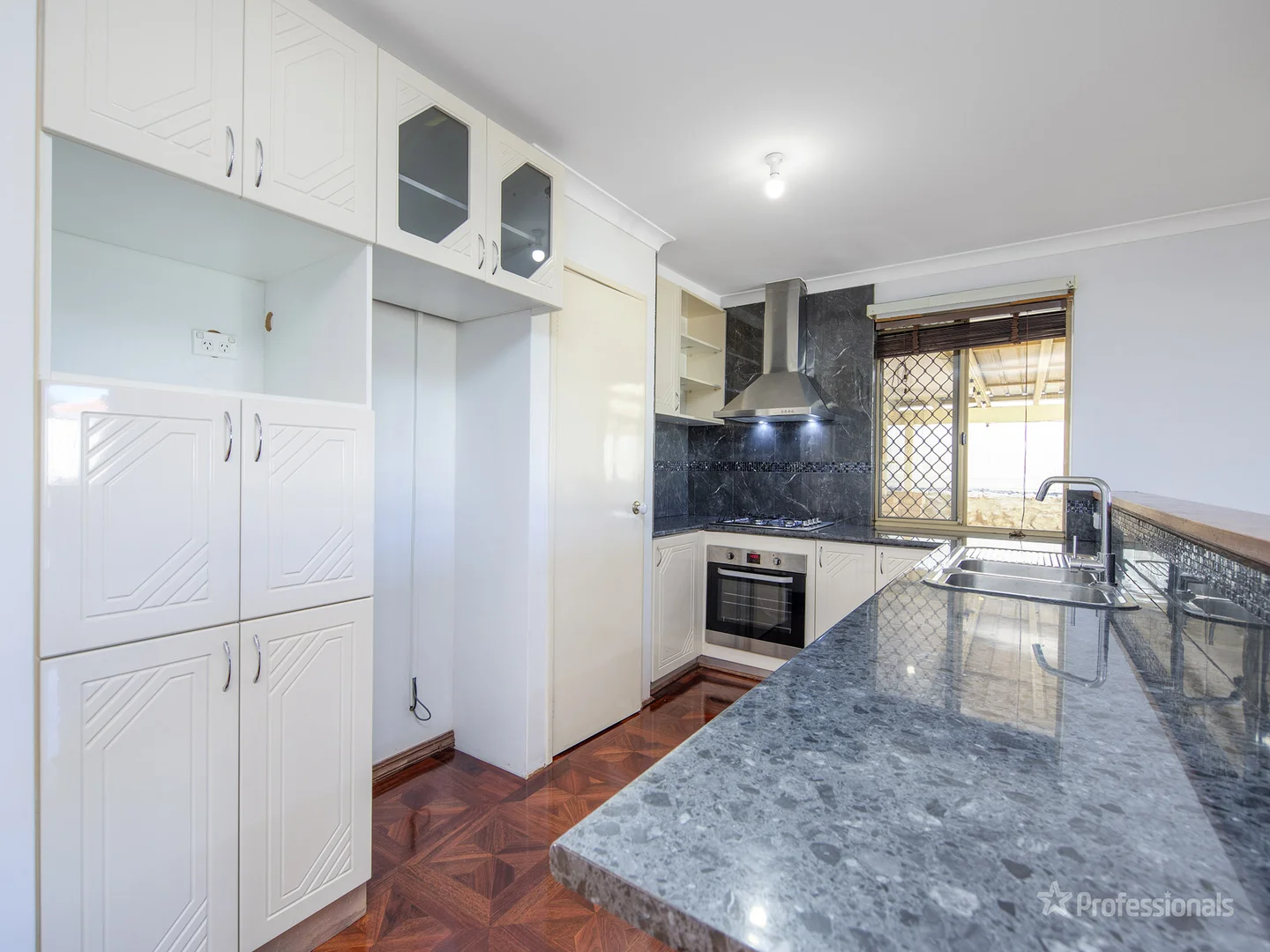 Additional image 2 of 11 Ellenbrae Place, Marangaroo WA 6064