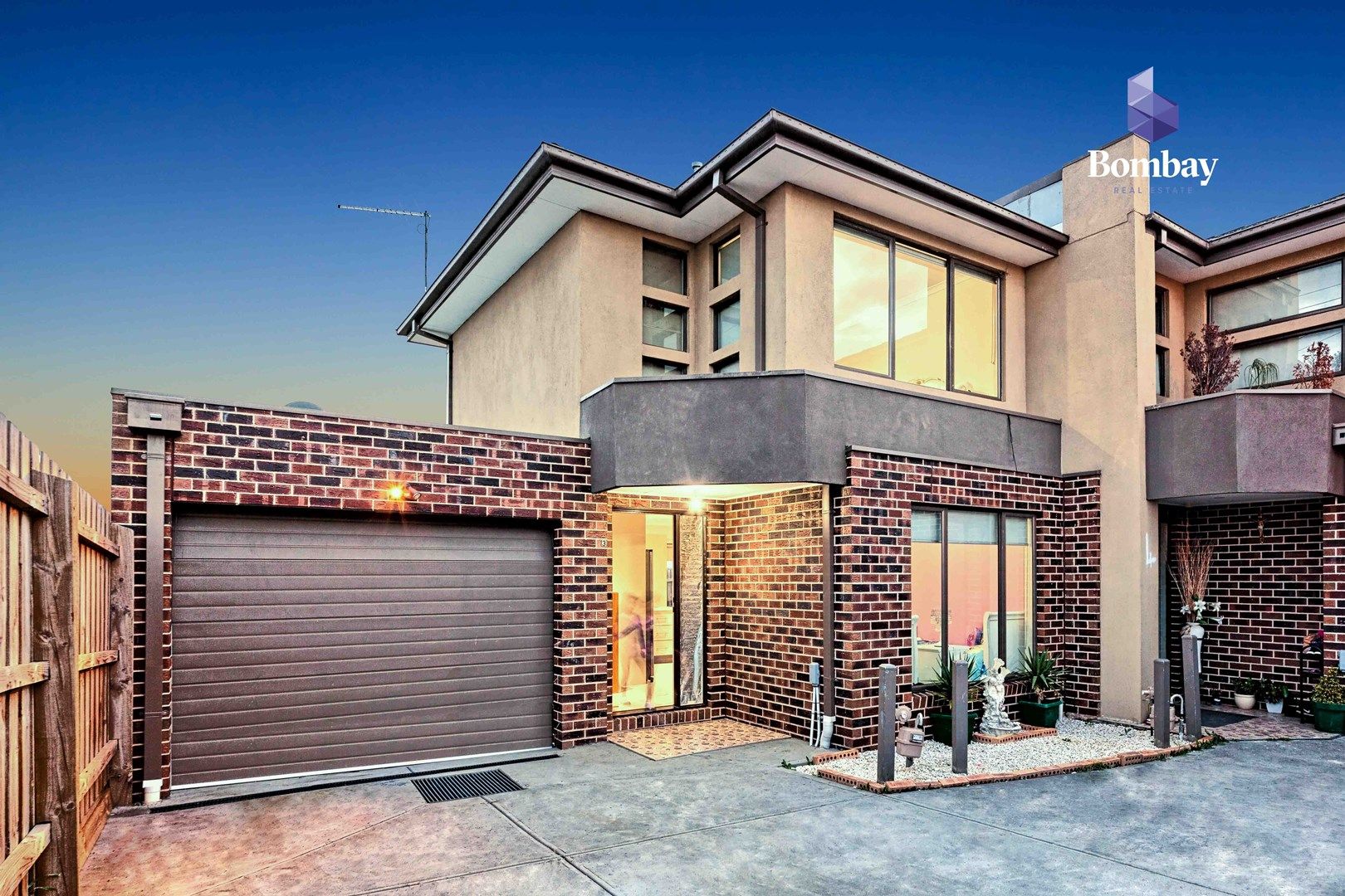 2 bedrooms Townhouse in 3/12 Merlynston Close DALLAS VIC, 3047