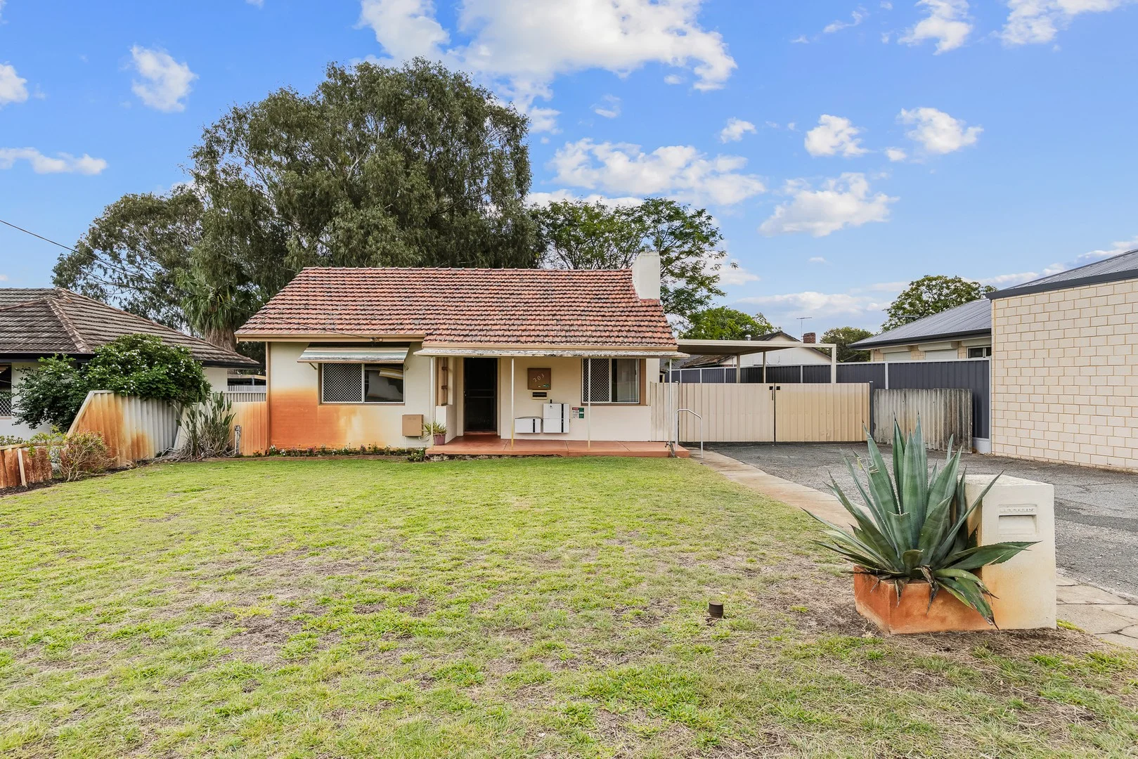 Primary image of 203 Gabriel Street, Cloverdale WA 6105