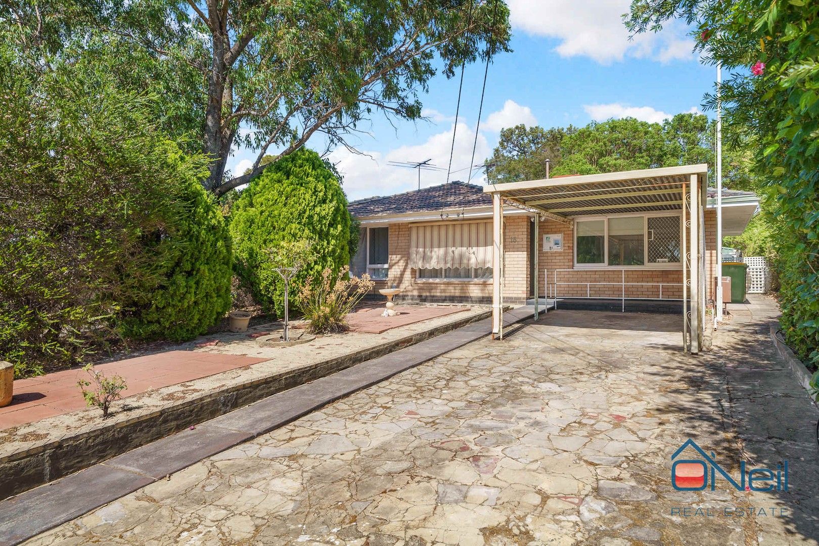 2 bedrooms House in 15 Arnott Court KELMSCOTT WA, 6111