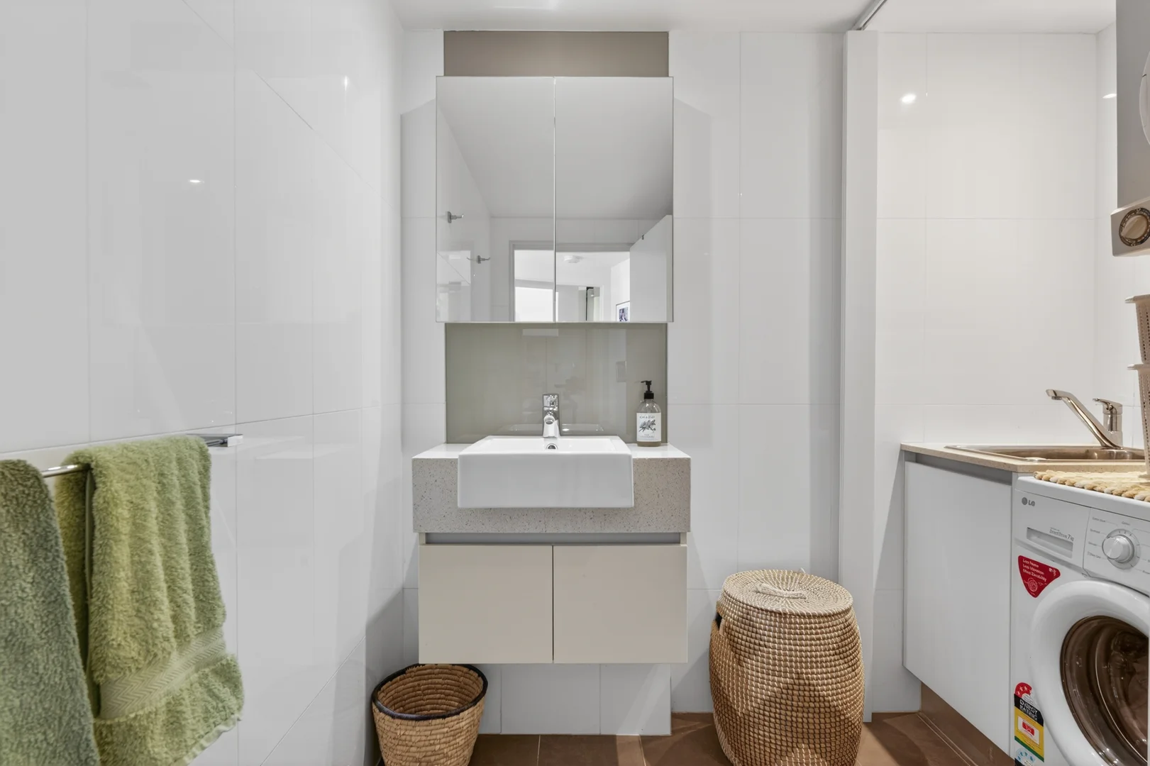 Additional image 8 of 9A/28 Bayview Street, Runaway Bay QLD 4216