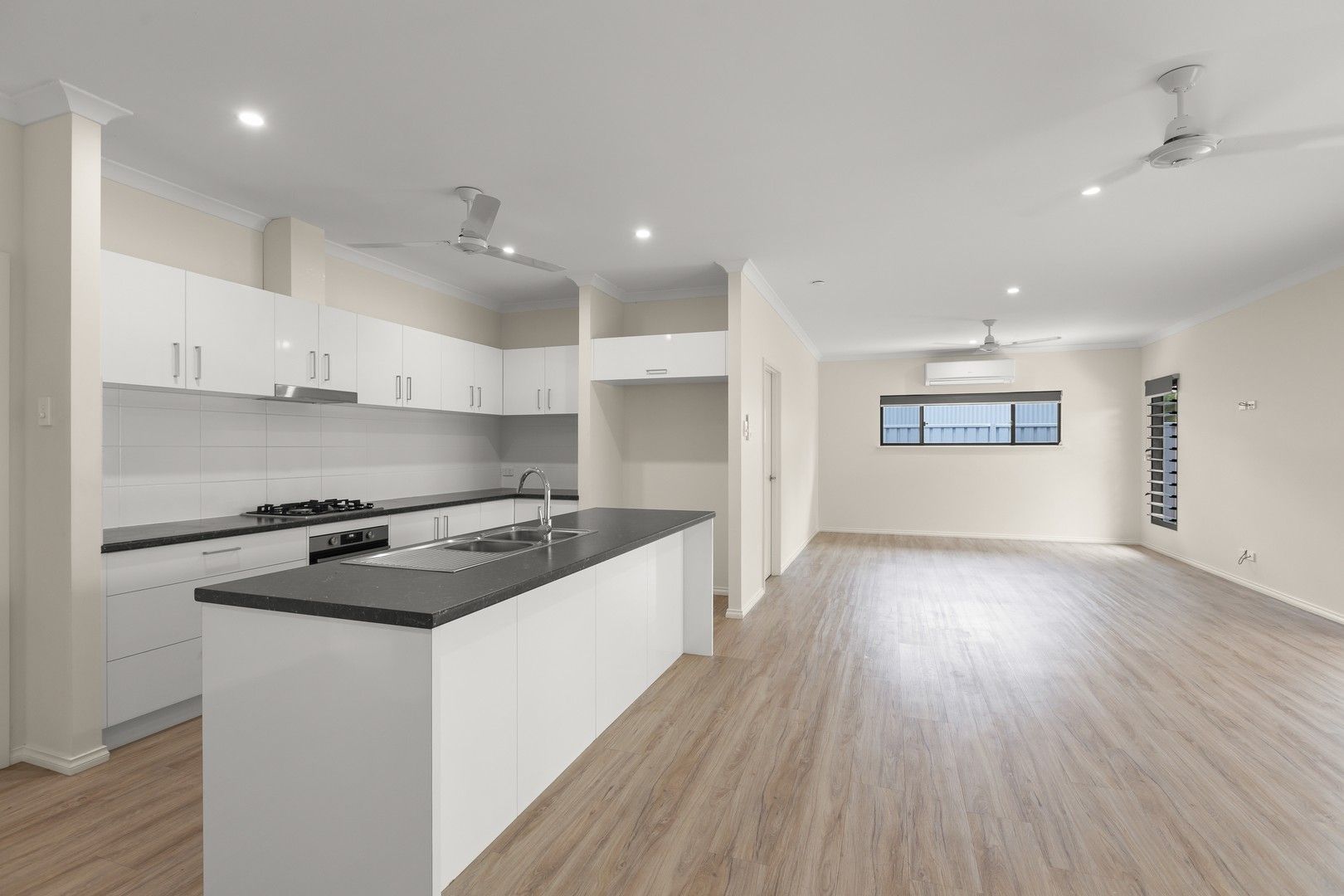 4 bedrooms House in 2/3 Seko Place CABLE BEACH WA, 6726