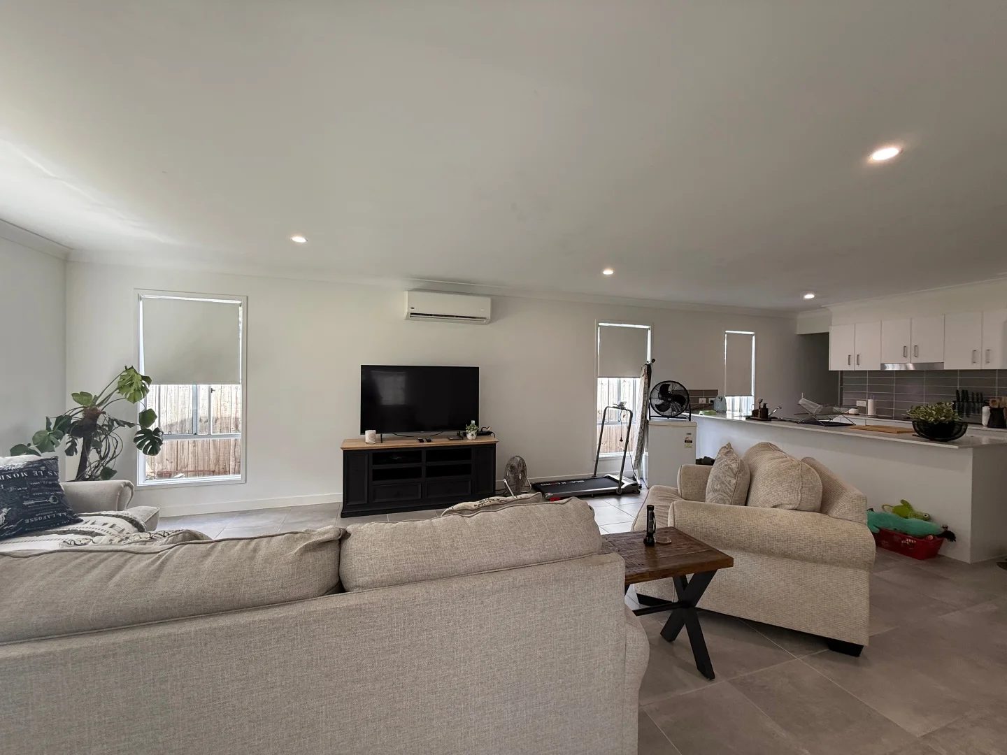 Additional image 2 of 10 Silvertop Crescent, Spring Mountain QLD 4300