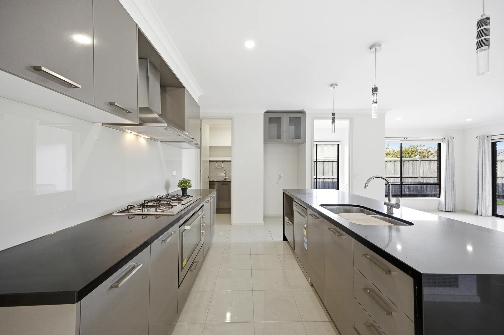 Additional image 2 of 7 Capstone Street, Clyde VIC 3978