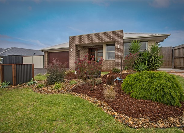 10 Dunes Road, Cowes VIC 3922