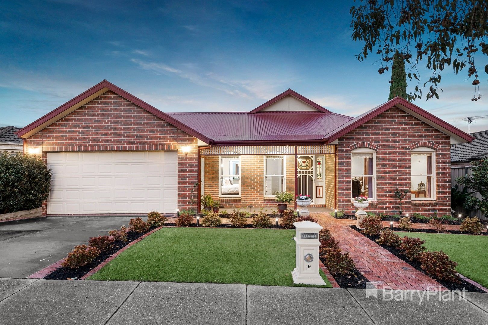 9 Taree Place, Mill Park VIC 3082, Image 0