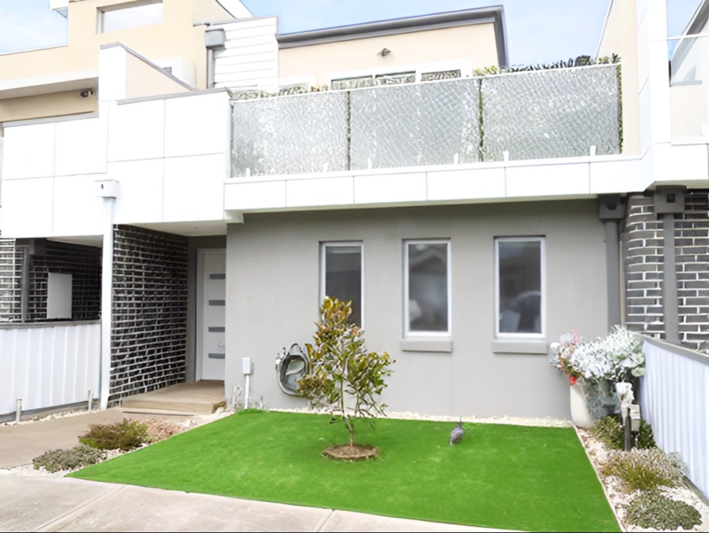 3 bedrooms Townhouse in 6 Lauren Lane SUNSHINE WEST VIC, 3020