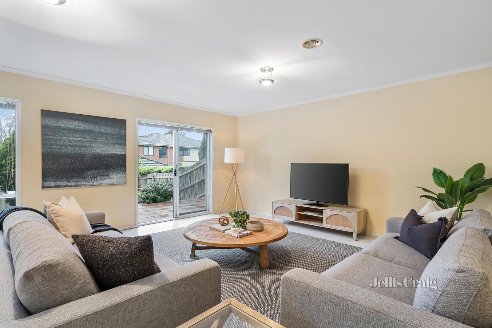 23 Knightsbridge Avenue, Nunawading VIC 3131, Image 2